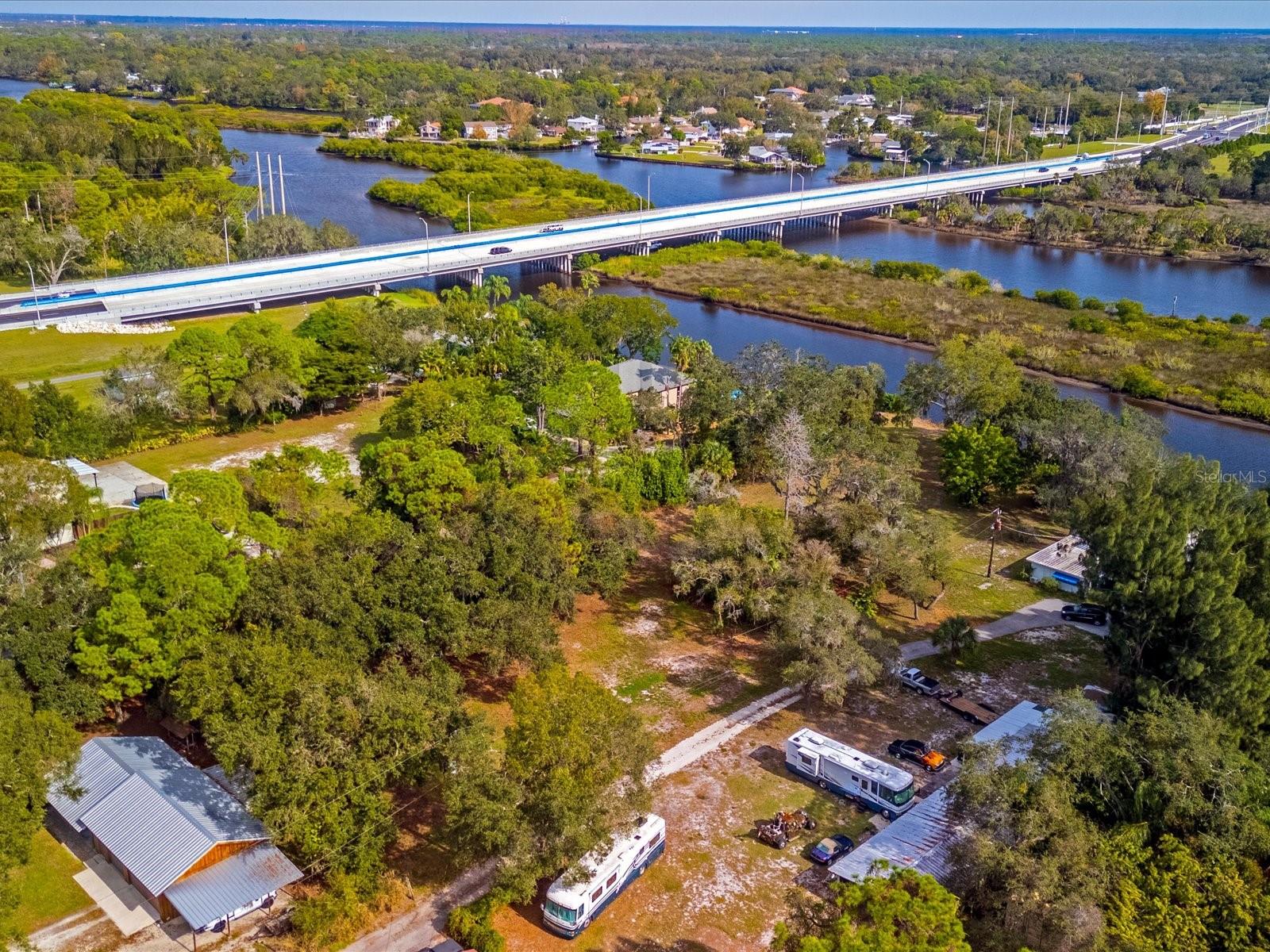 ROYAL PALM GARDENS - Land