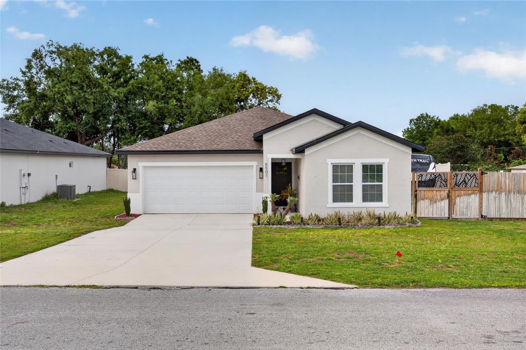 Photo of 8501 SE 160th Place, Summerfield, FL 34491 (MLS # OM724624)