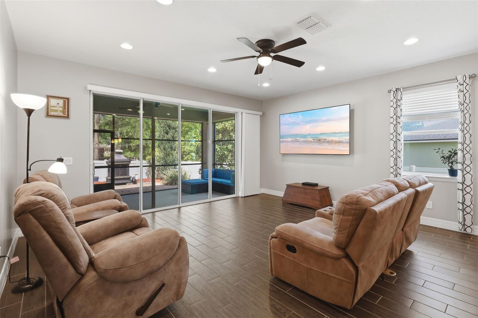 BENTLEY GREEN - Residential