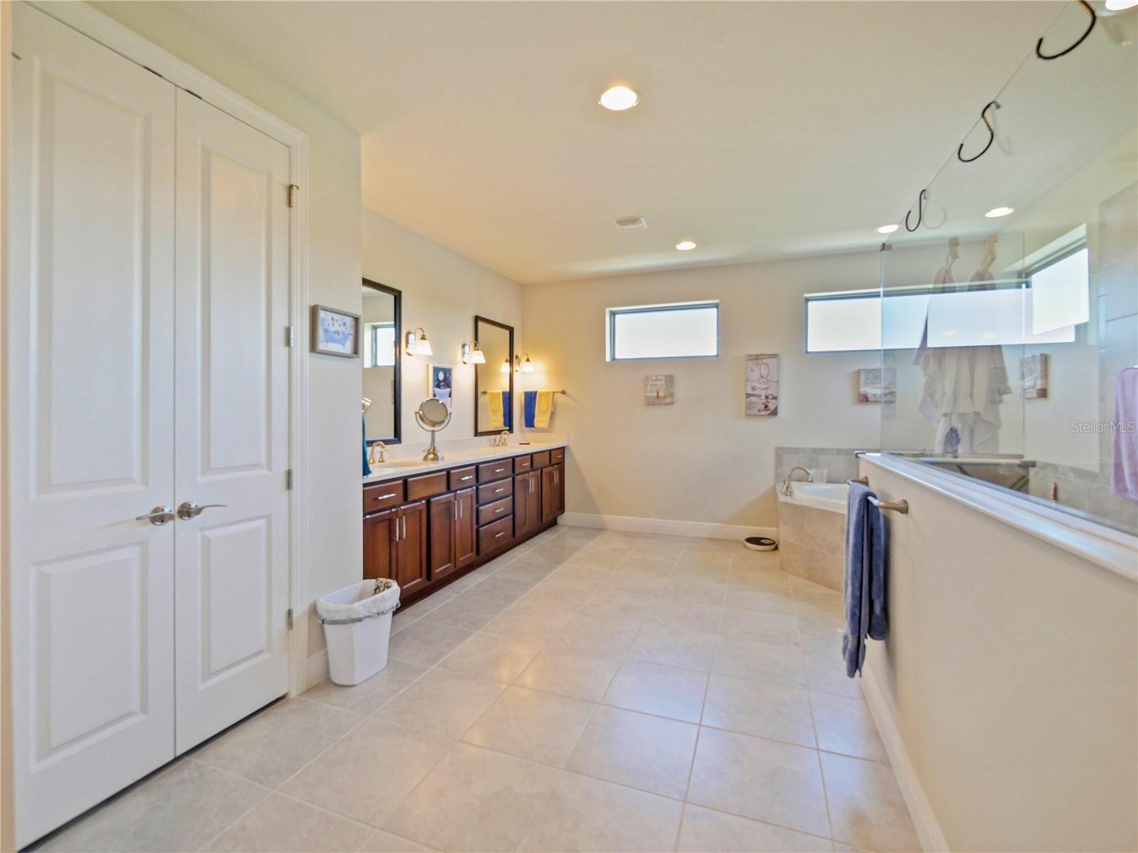 ENCLAVE/VILLAGEWALK PH 3 - Residential