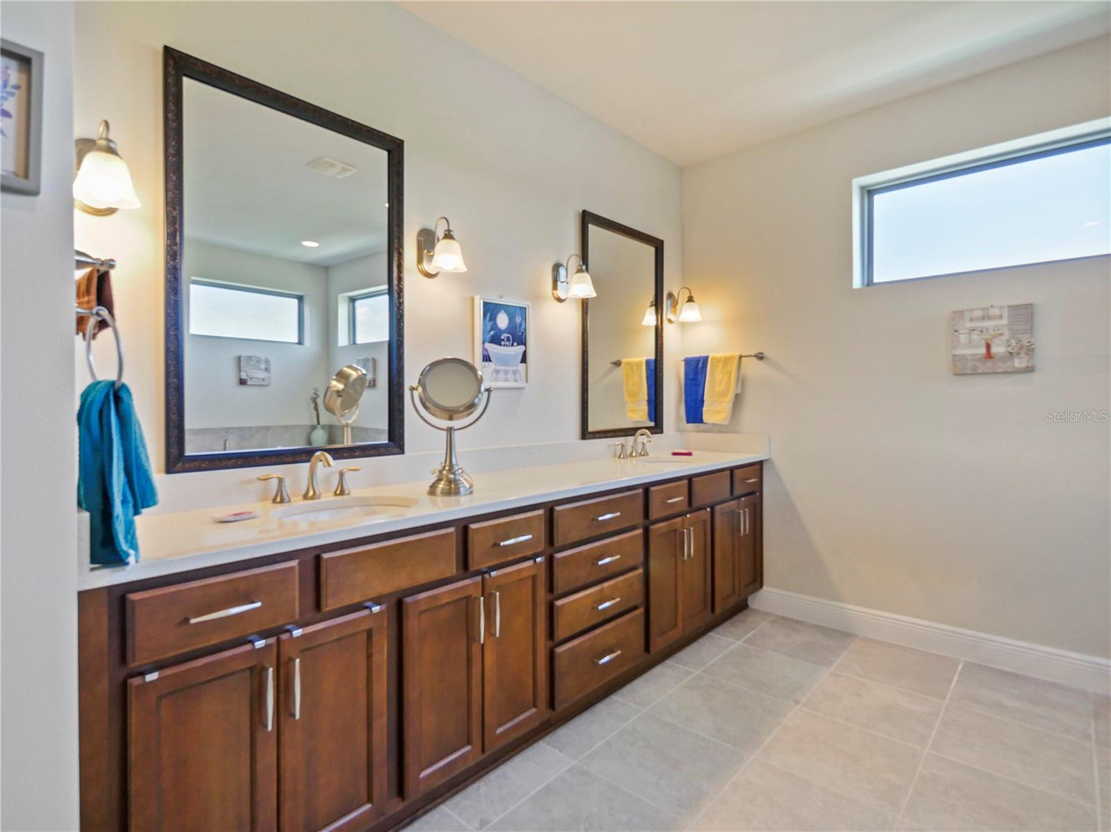 ENCLAVE/VILLAGEWALK PH 3 - Residential