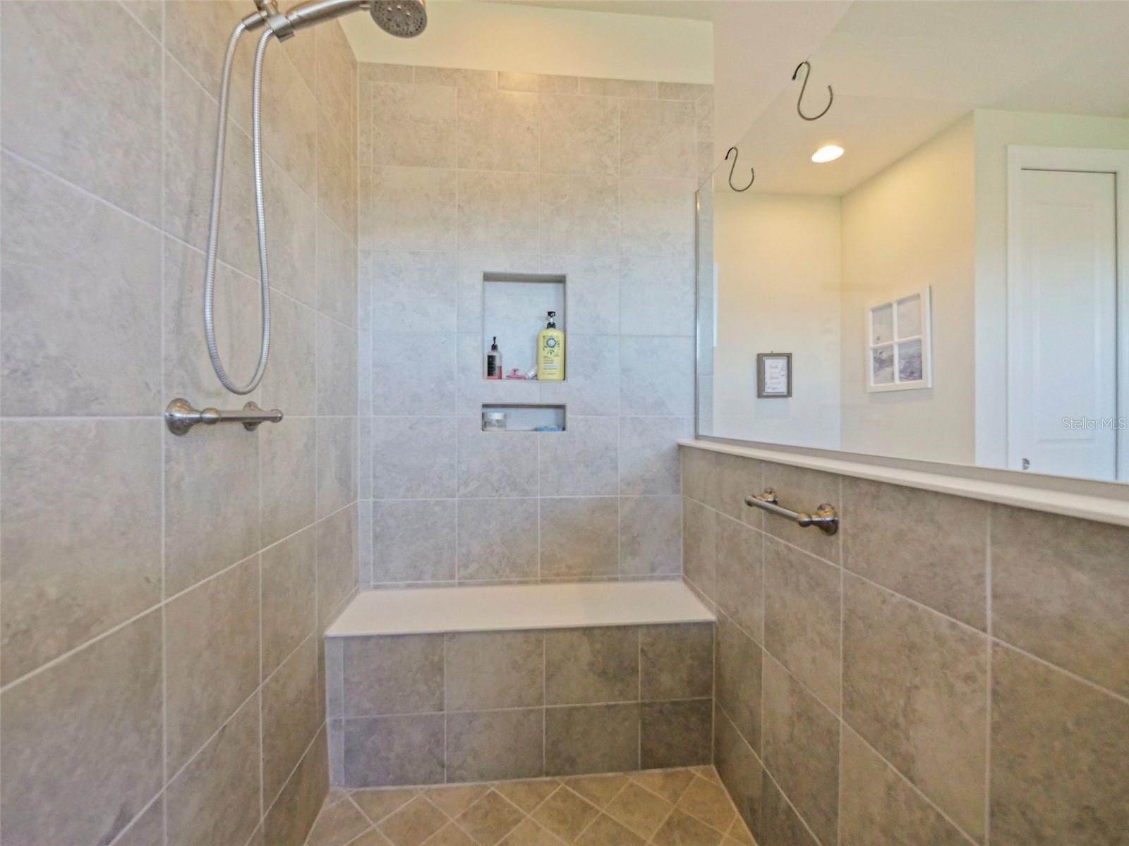 ENCLAVE/VILLAGEWALK PH 3 - Residential