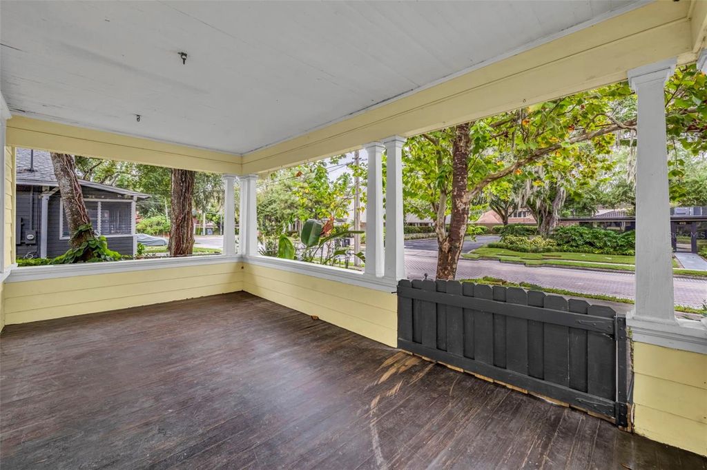 Photo of 414 Briercliff Drive, Orlando, FL 32806 (MLS # O6350813)