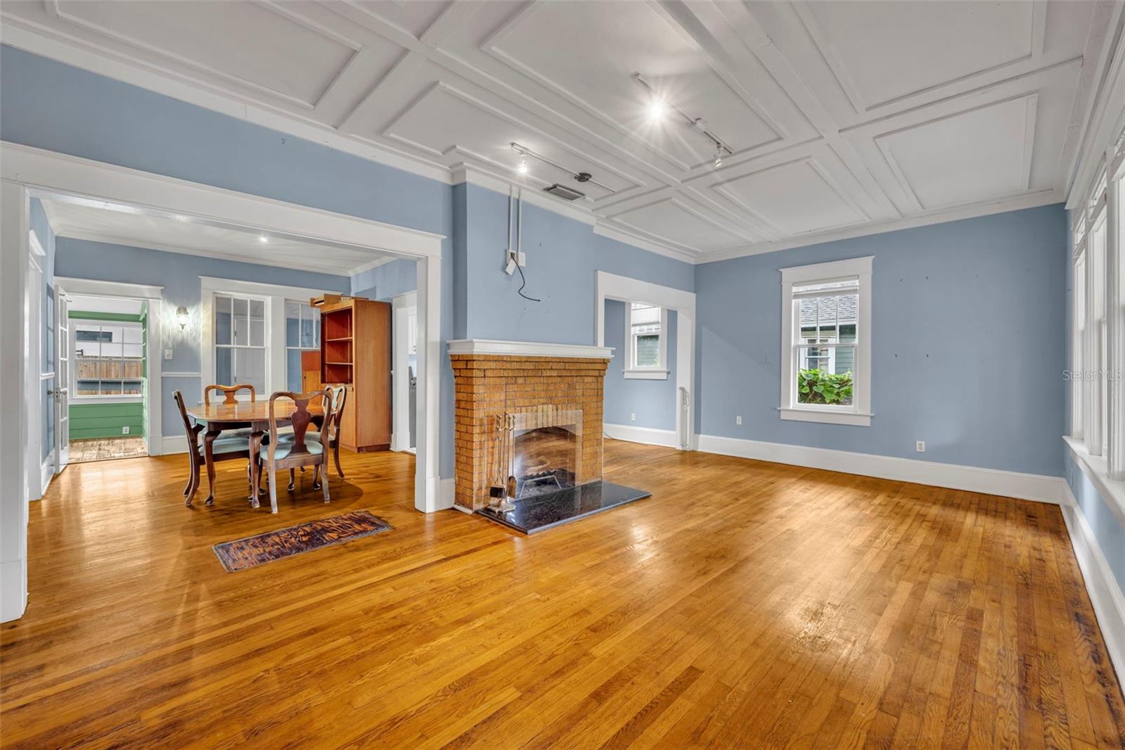 414 BRIERCLIFF DRIVE