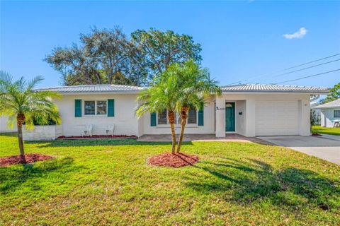 Photo of 14280 86th Terrace, Seminole, FL 33776 (MLS # TB8470721)