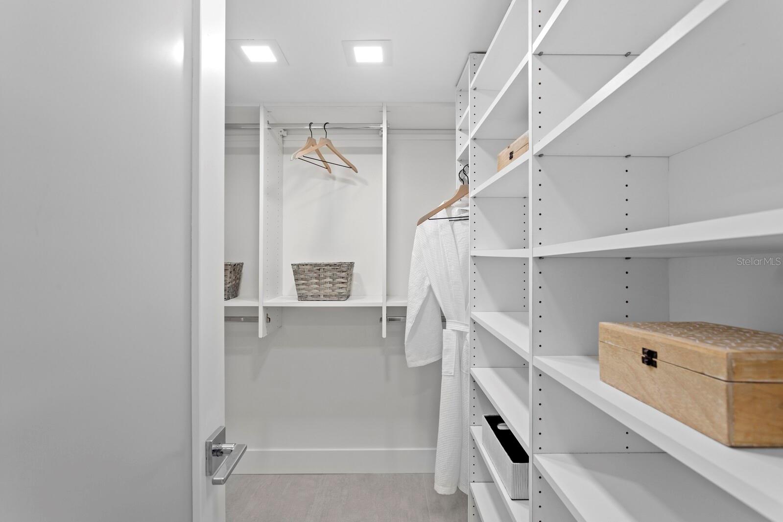 CONDO ON THE BAY TOWER I - Residential