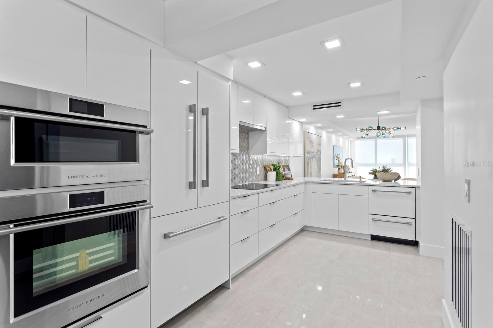 CONDO ON THE BAY TOWER I - Residential