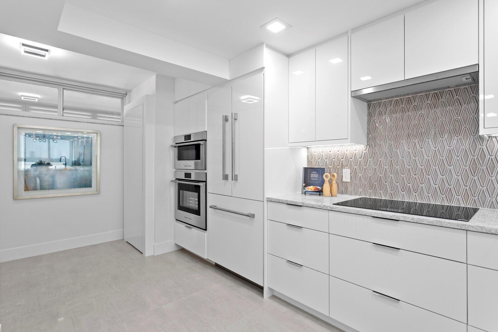 CONDO ON THE BAY TOWER I - Residential