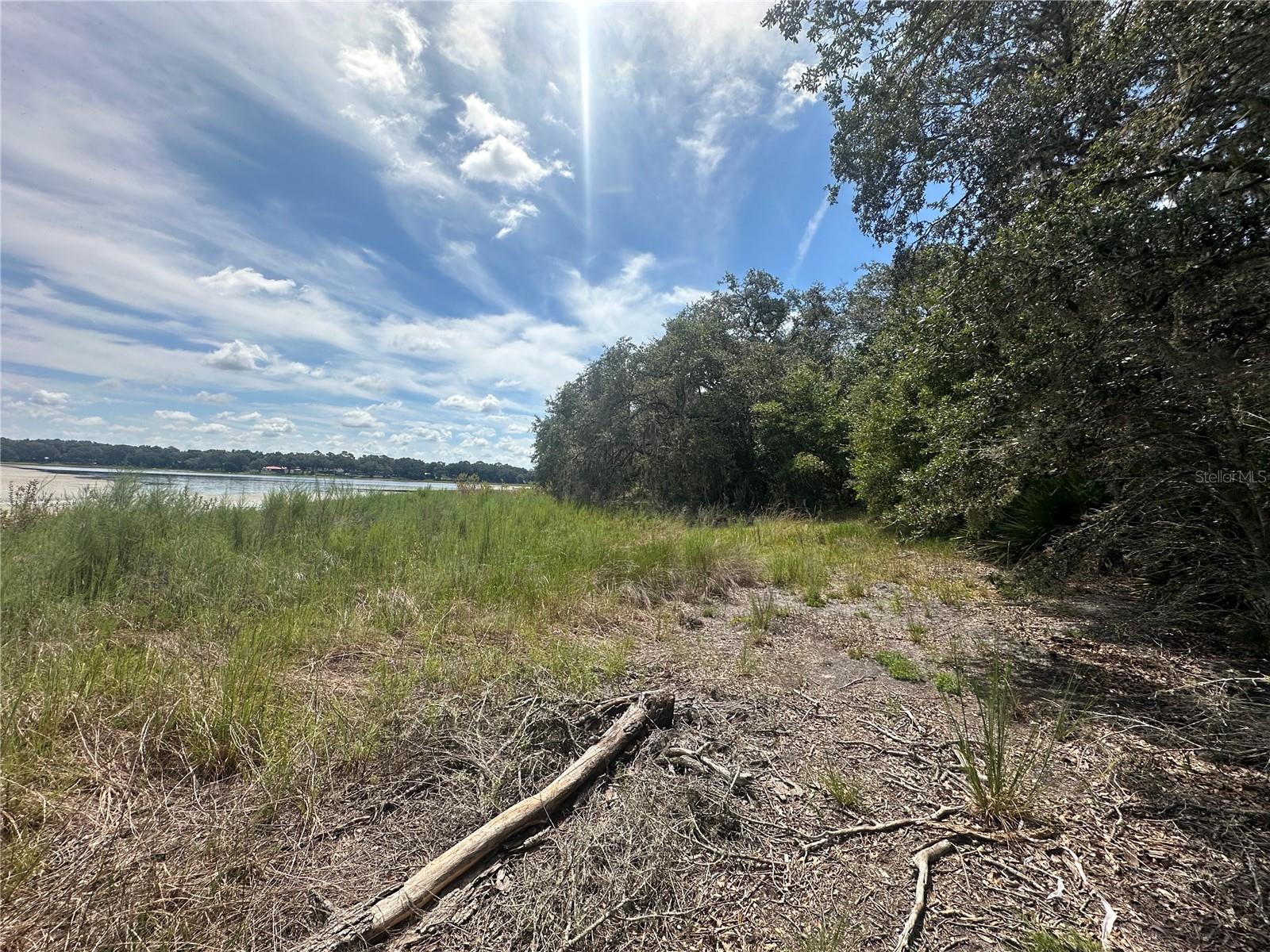 RAINBOW LAKES ESTATE - Land