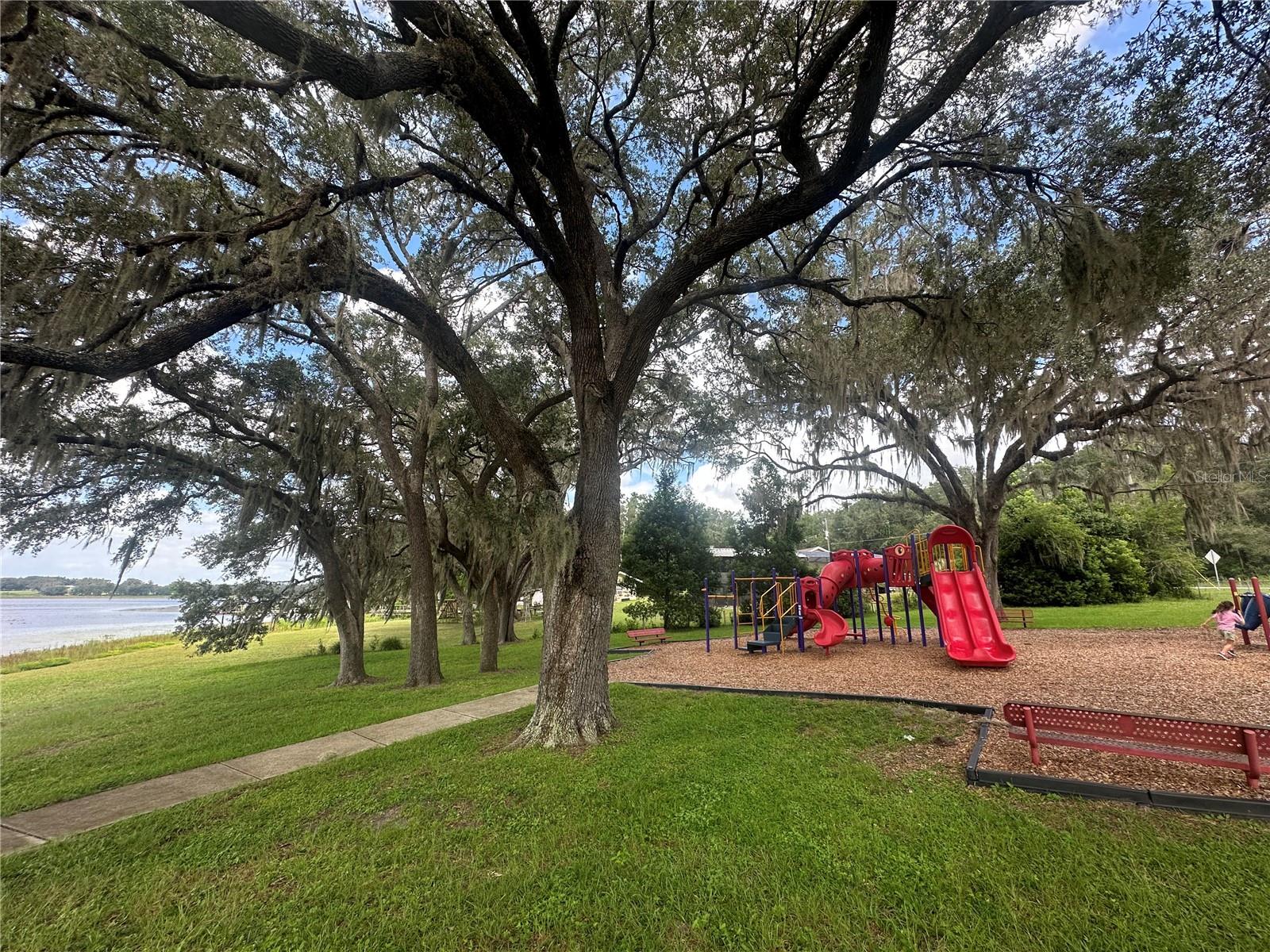 RAINBOW LAKES ESTATE - Land