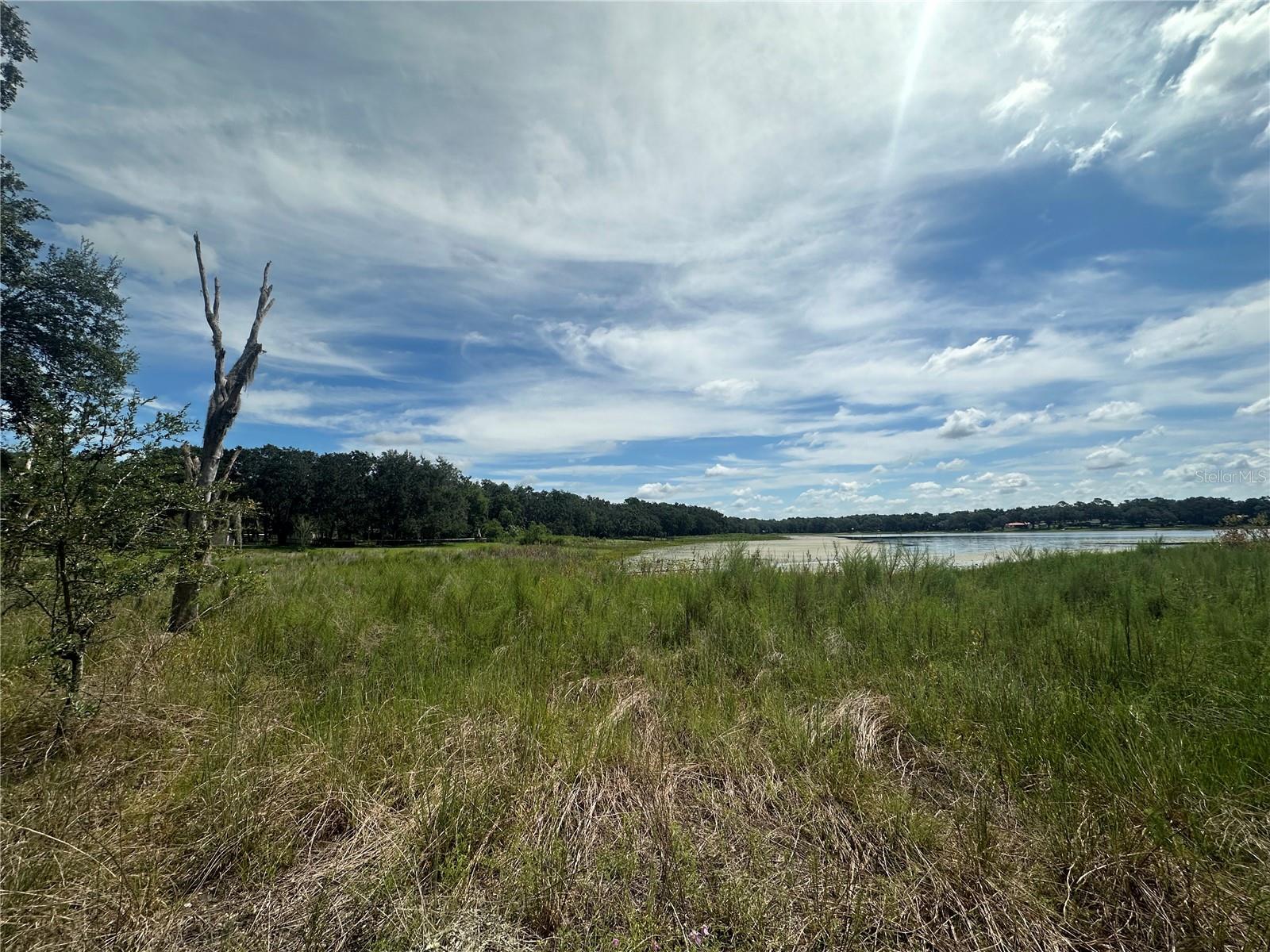 RAINBOW LAKES ESTATE - Land