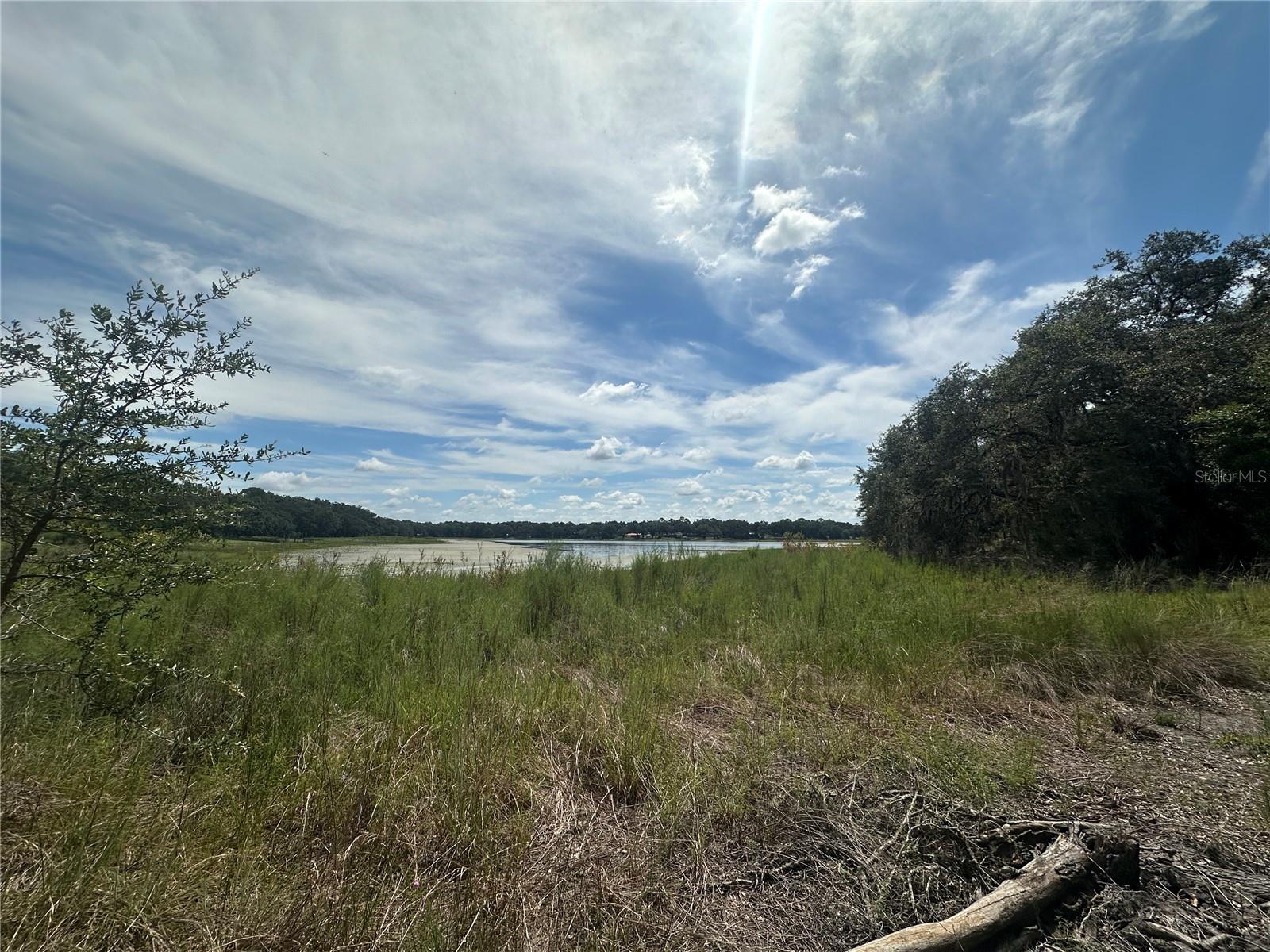 RAINBOW LAKES ESTATE - Land