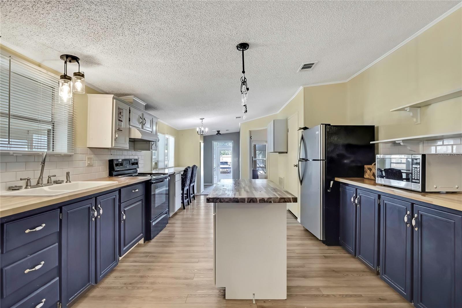 BUENA VISTA MANOR - Residential