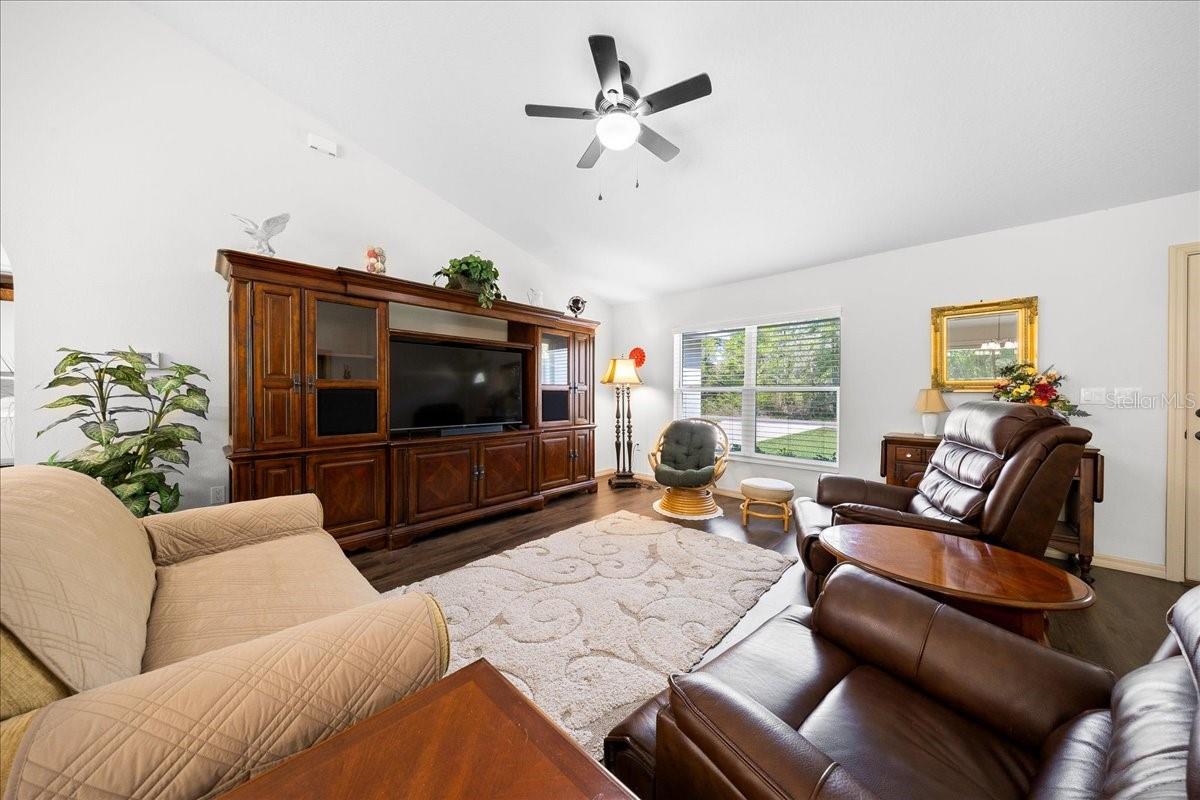 SILVER SPGS SHORES UN 38 - Residential