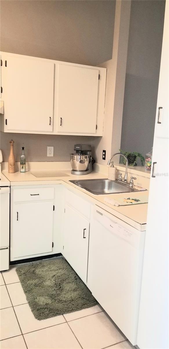 CLOVERPLACE CONDO - Residential