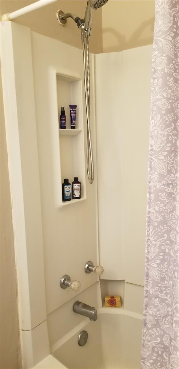 CLOVERPLACE CONDO - Residential