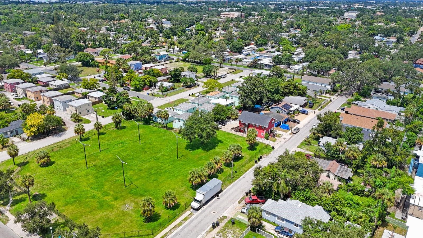 LA PLAZA - Residential Income