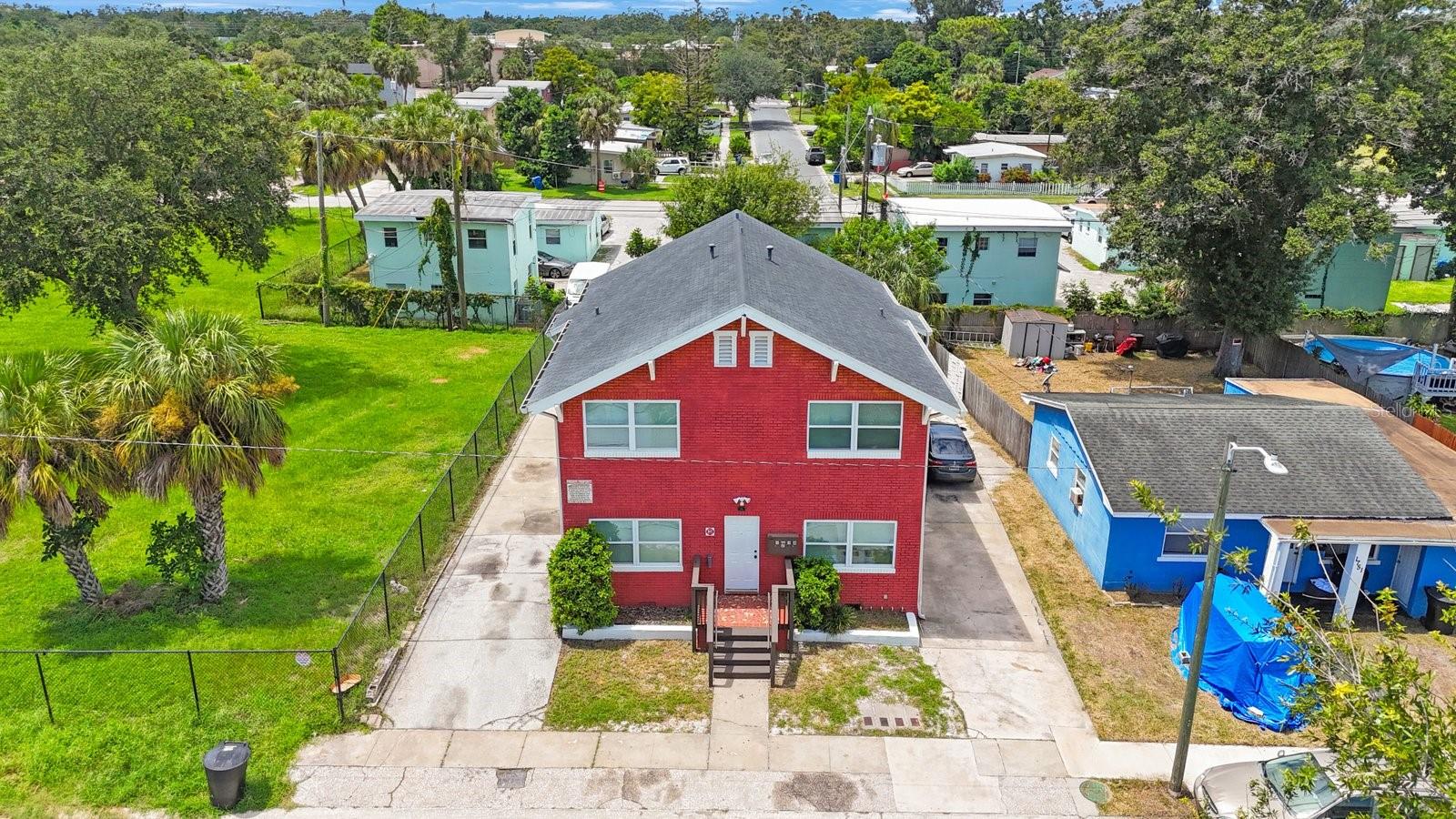 LA PLAZA - Residential Income