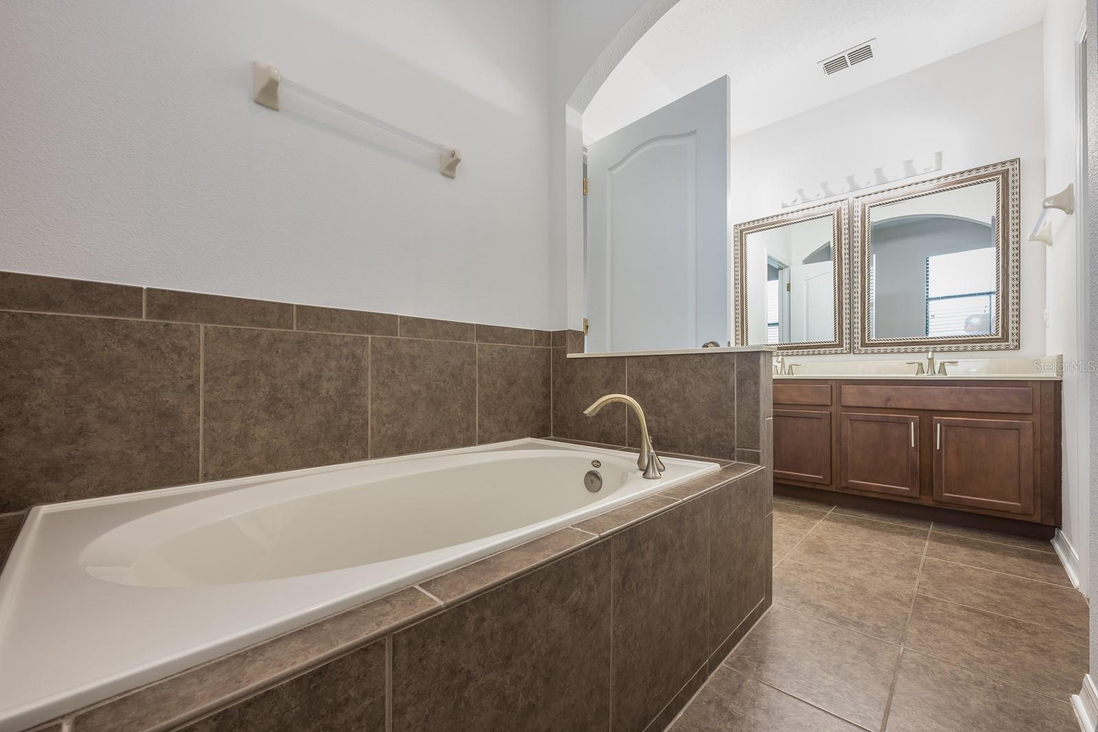 TIERRA BELLA SUB - Residential