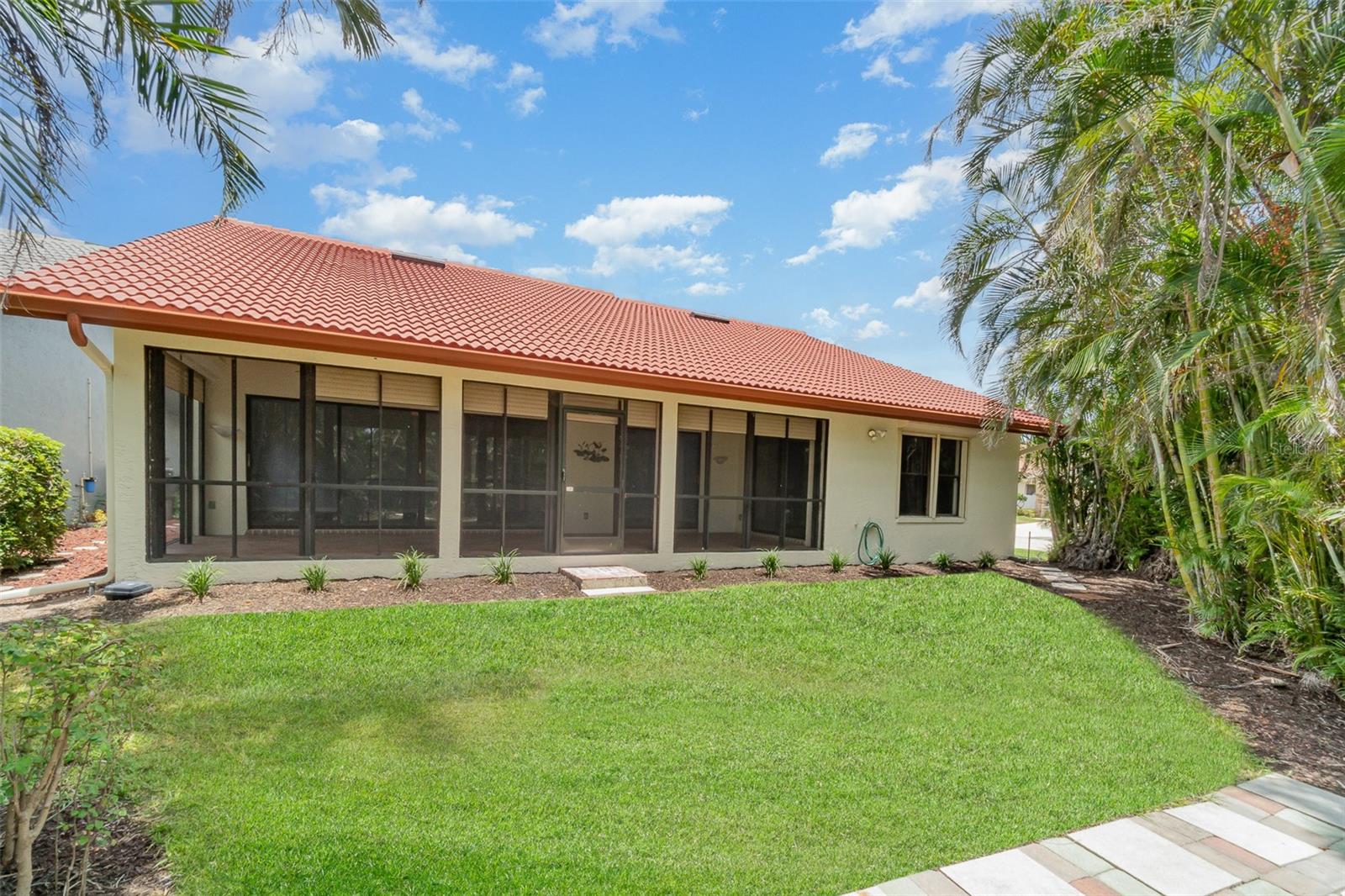 KELLY GREENS 01 - Residential