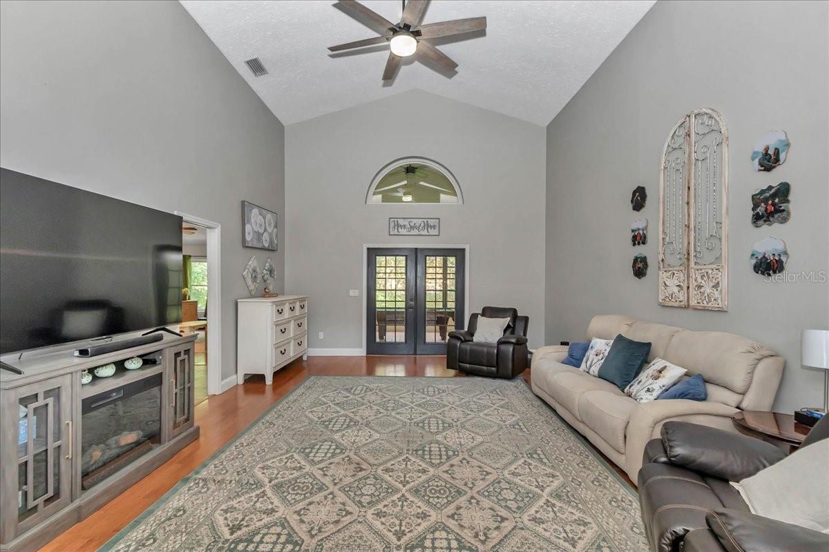 TIMBERLANE ESTATES - Residential