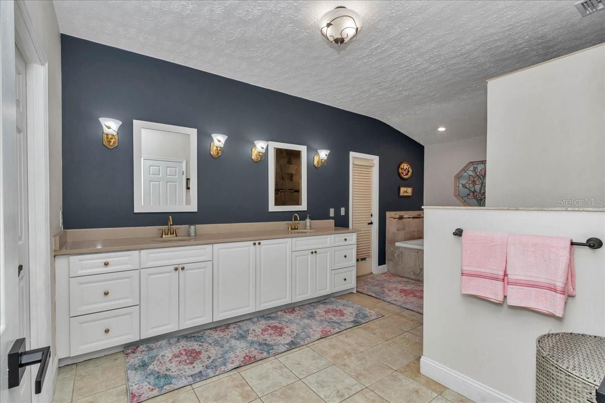 TIMBERLANE ESTATES - Residential