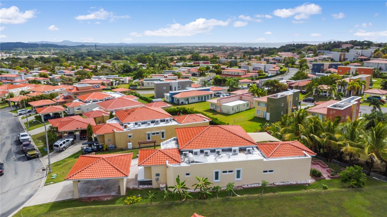 THE VIEWS - Residential