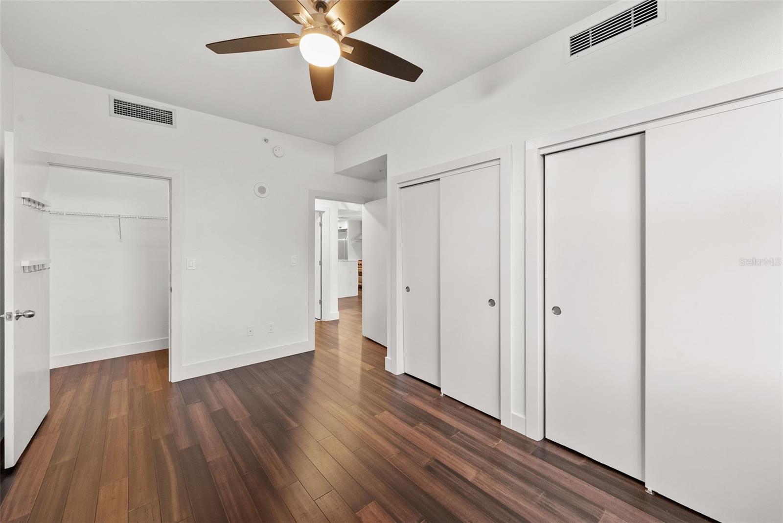 GRAND CENTRAL AT KENNEDY RESID - Residential