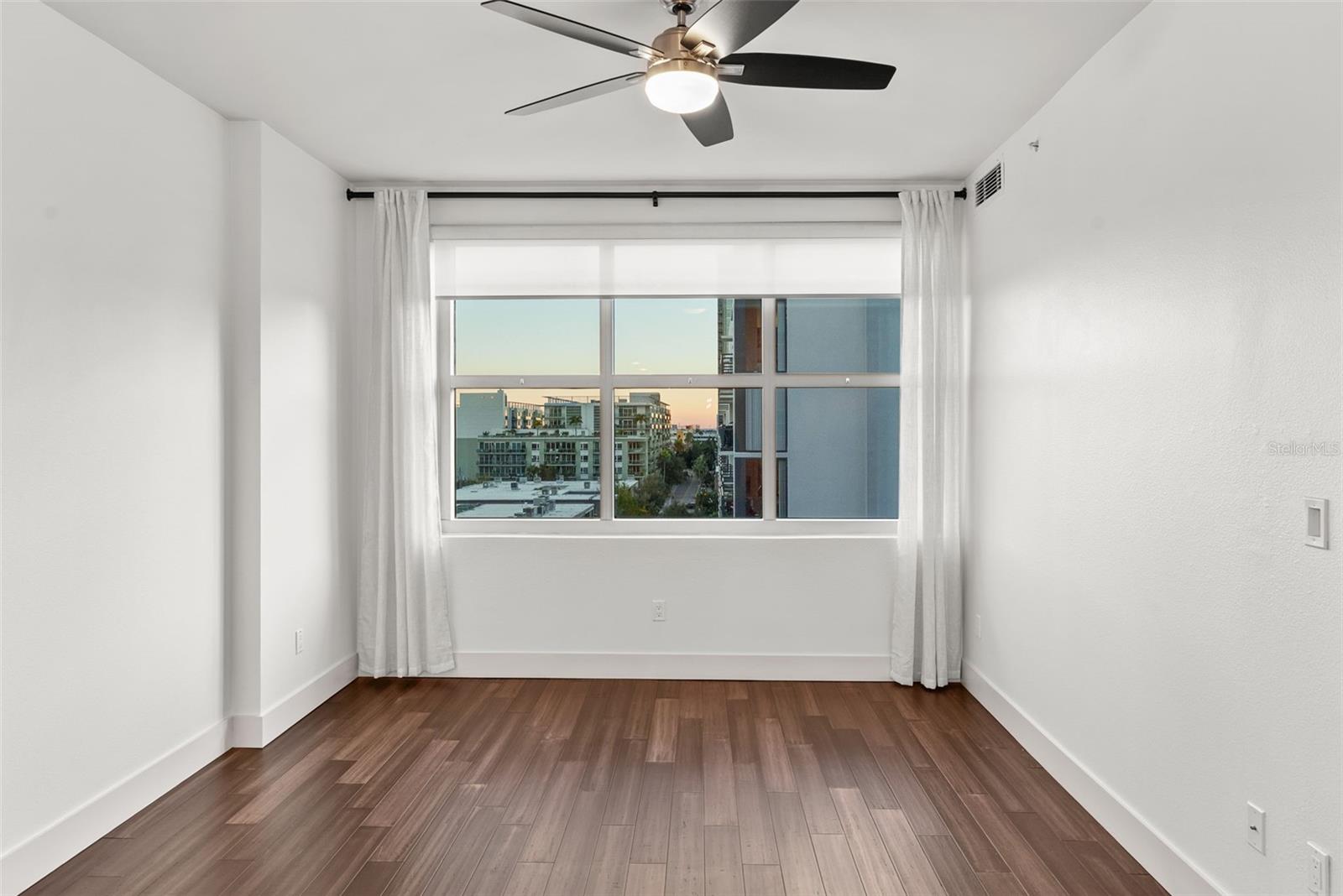 GRAND CENTRAL AT KENNEDY RESID - Residential