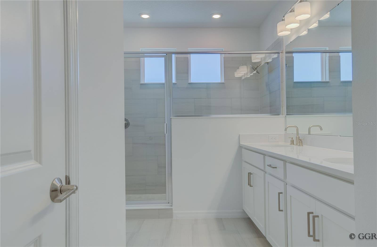 HARVEST/OVATION - Residential Lease