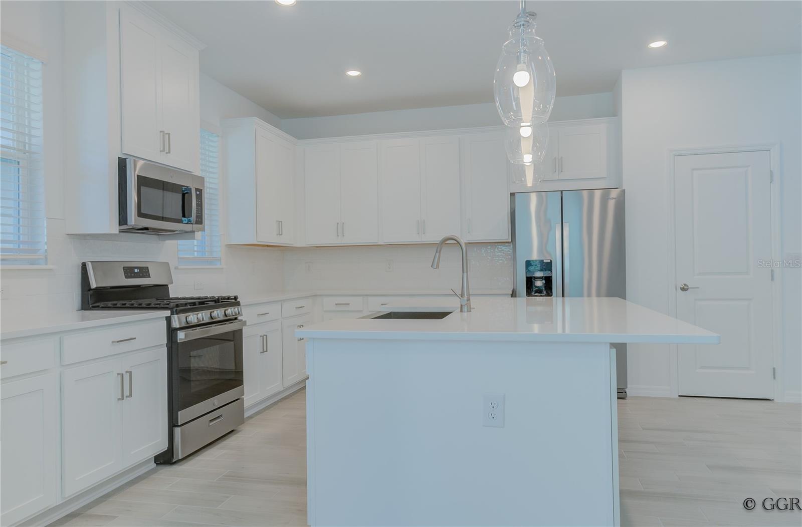 HARVEST/OVATION - Residential Lease