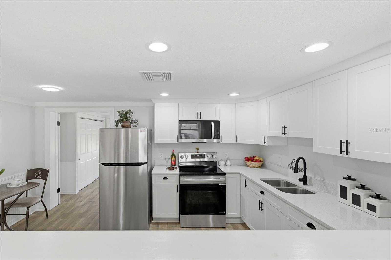 HOLIDAY HILLS - Residential