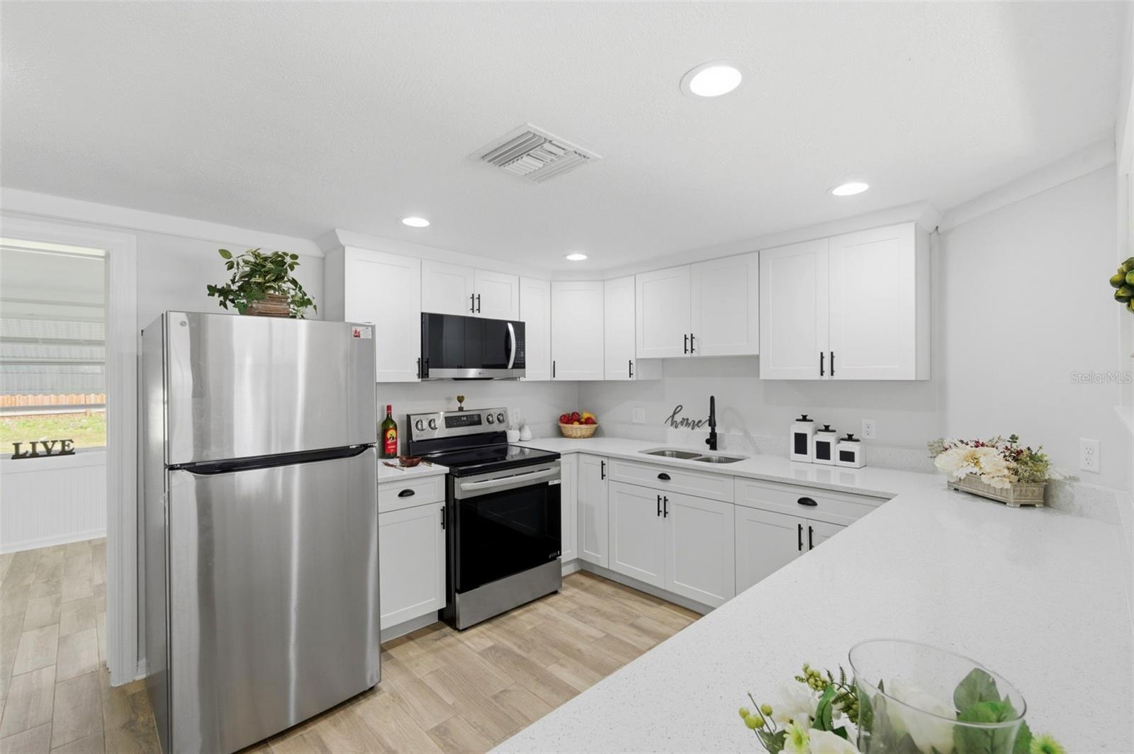 HOLIDAY HILLS - Residential