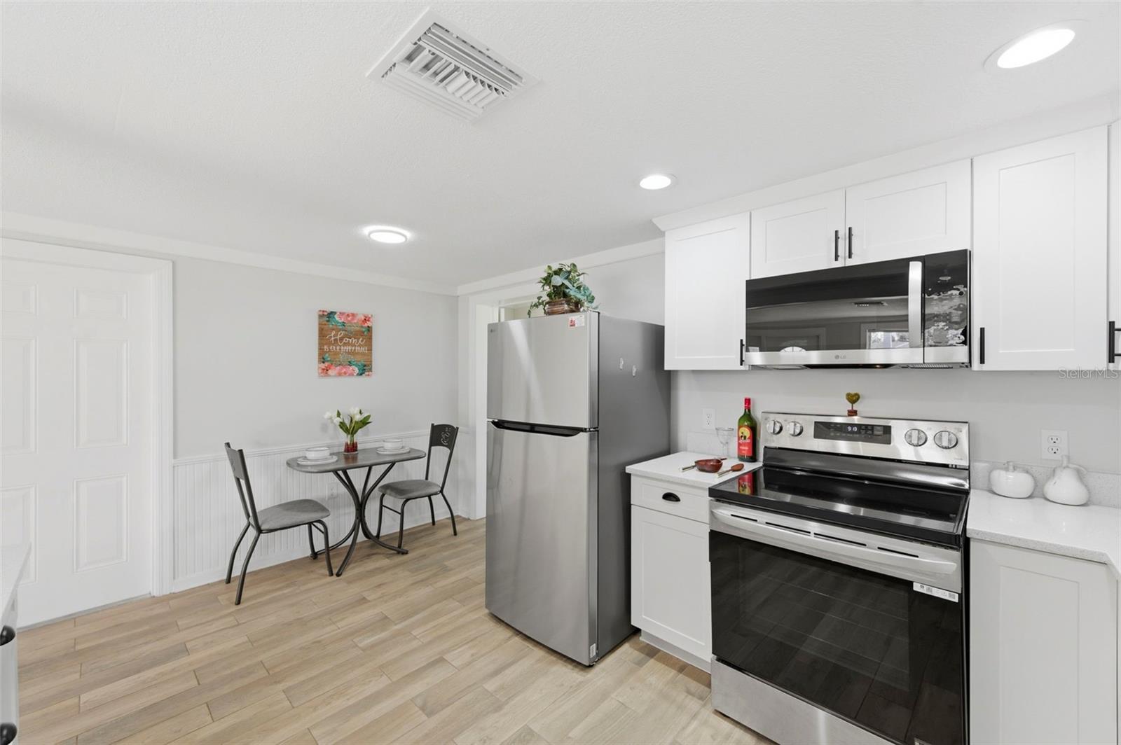 HOLIDAY HILLS - Residential