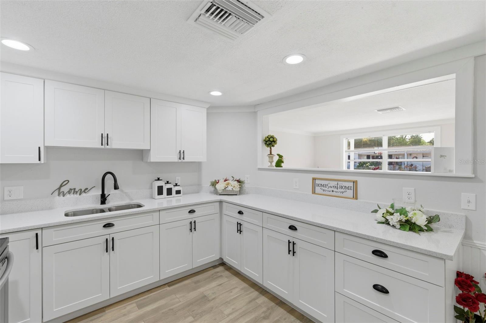 HOLIDAY HILLS - Residential