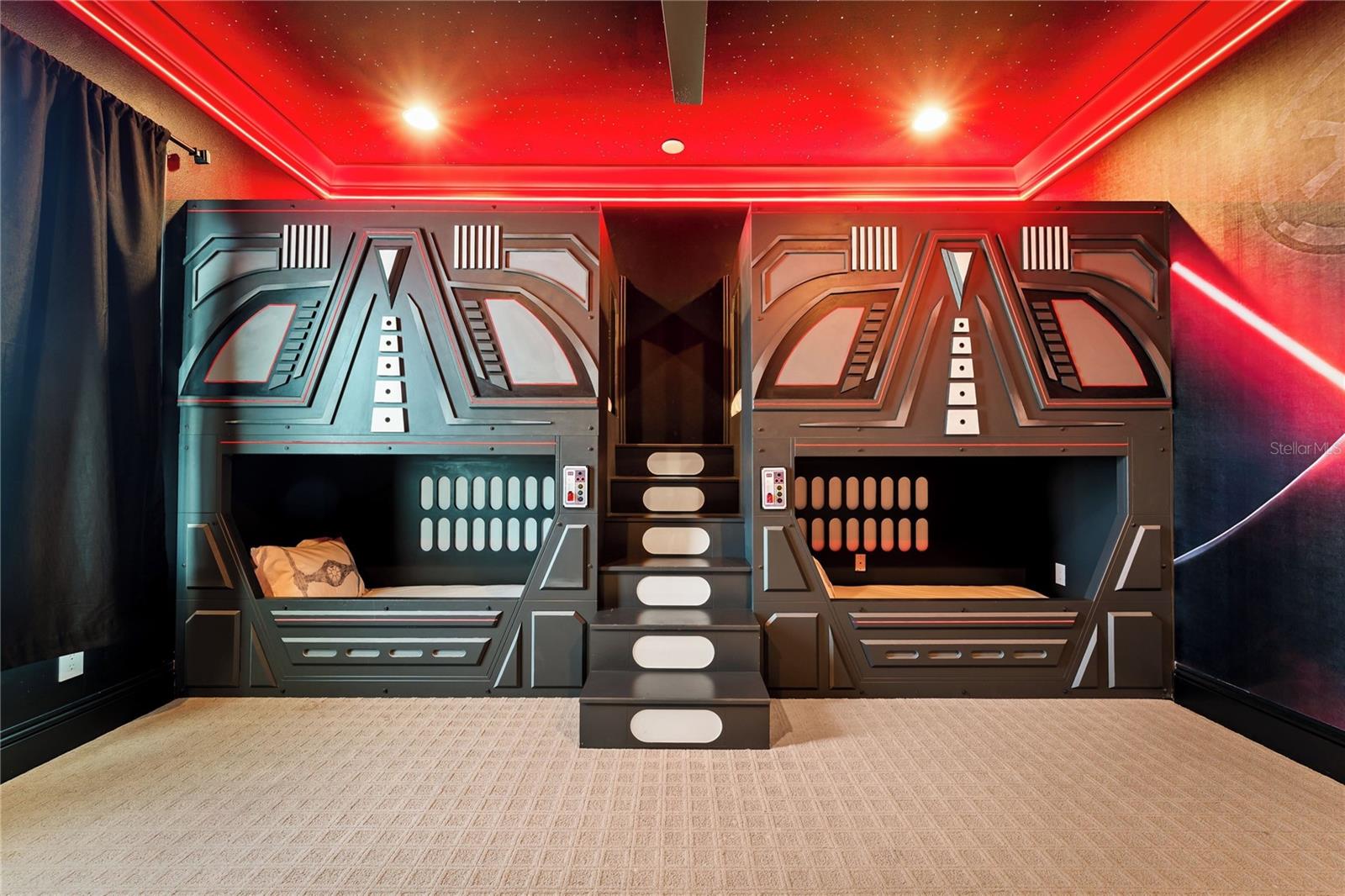 REUNION WEST VLGS NORTH - Residential