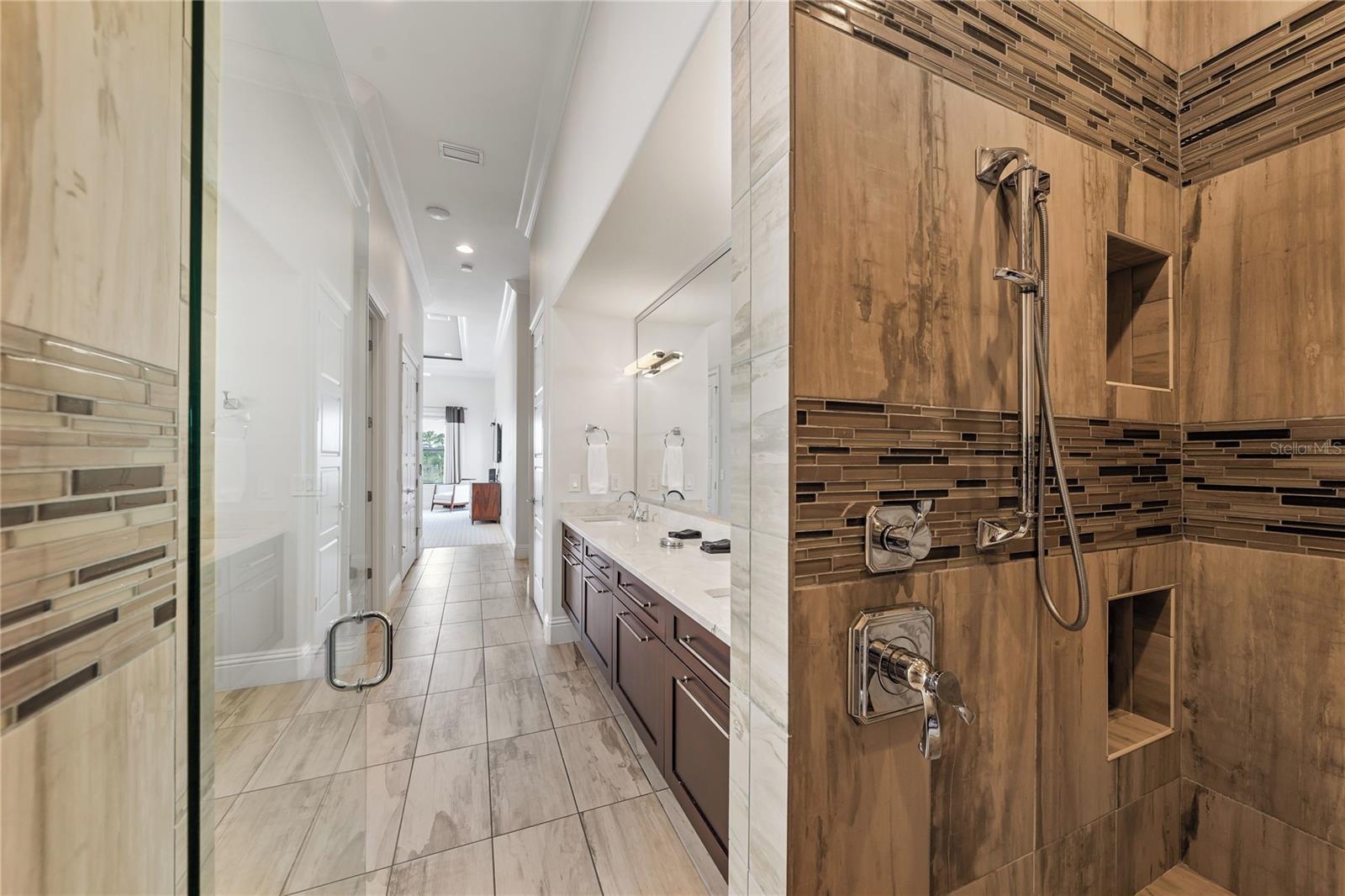 REUNION WEST VLGS NORTH - Residential