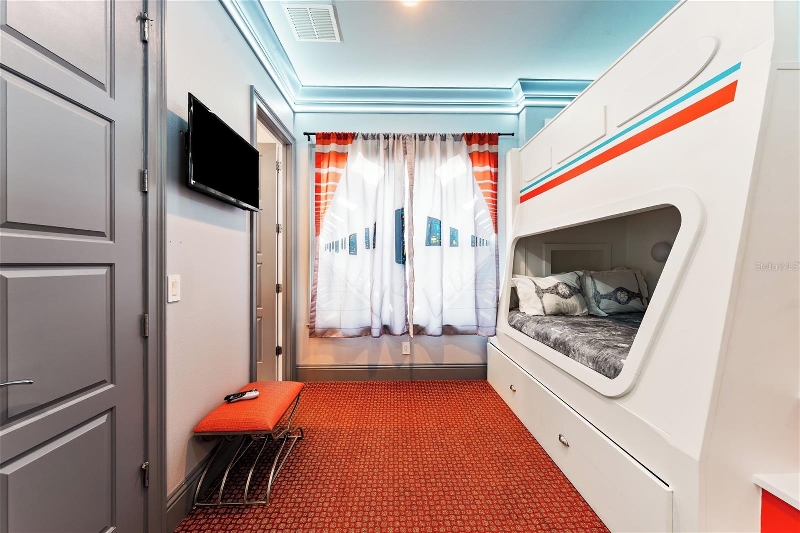 REUNION WEST VLGS NORTH - Residential