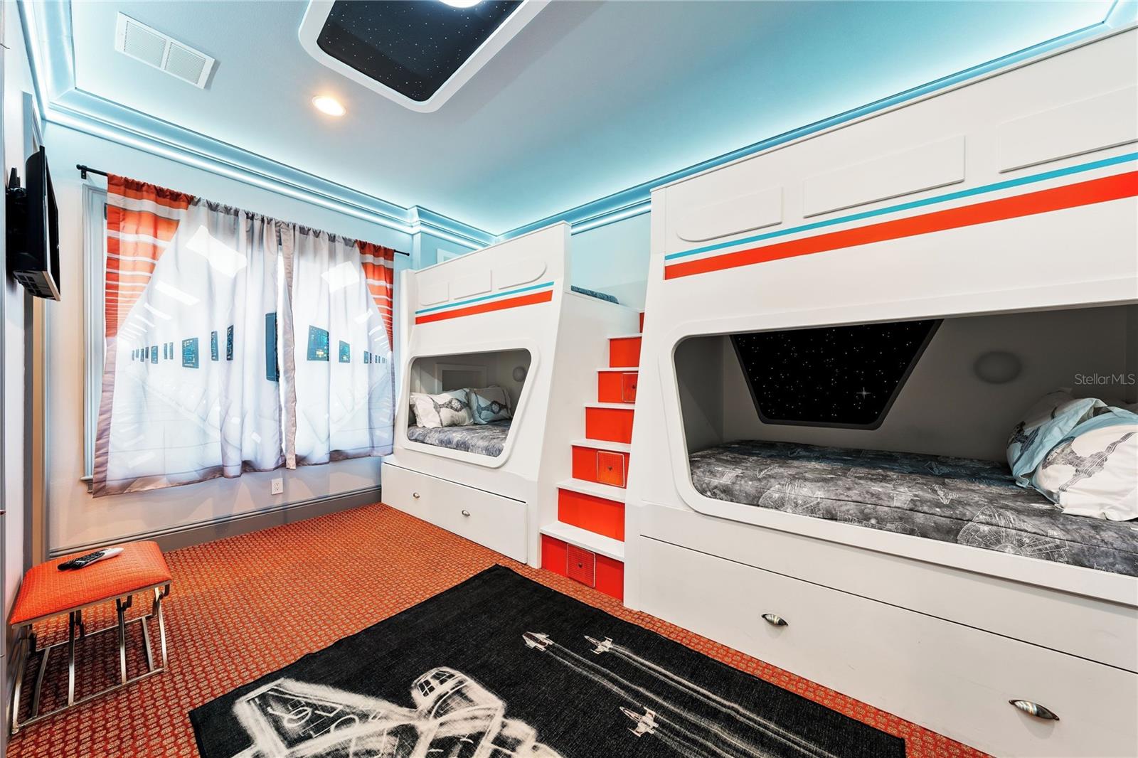 REUNION WEST VLGS NORTH - Residential