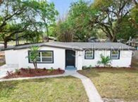 Photo of 1923 E Henry Avenue, Tampa, FL 33610 (MLS # TB8436891) Photo of 1923 E Henry Avenue, Tampa, FL 33610 (MLS # TB8436891)