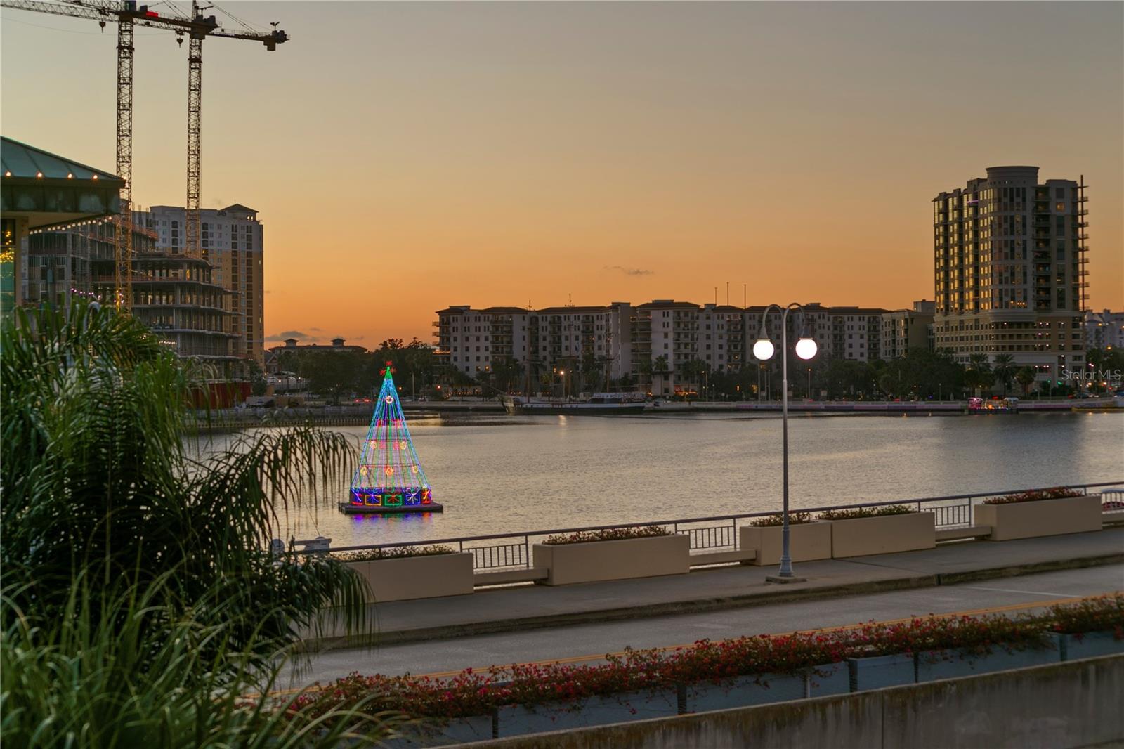 PARKCREST HARBOUR ISLAND CONDO - Residential