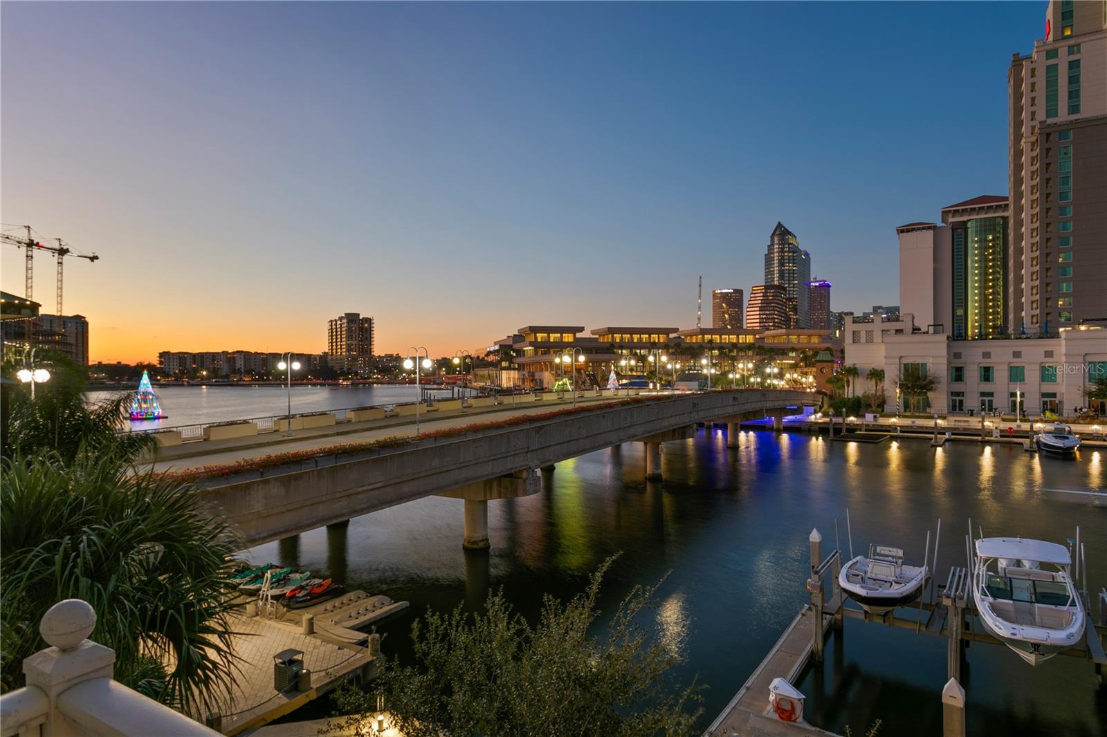 PARKCREST HARBOUR ISLAND CONDO - Residential