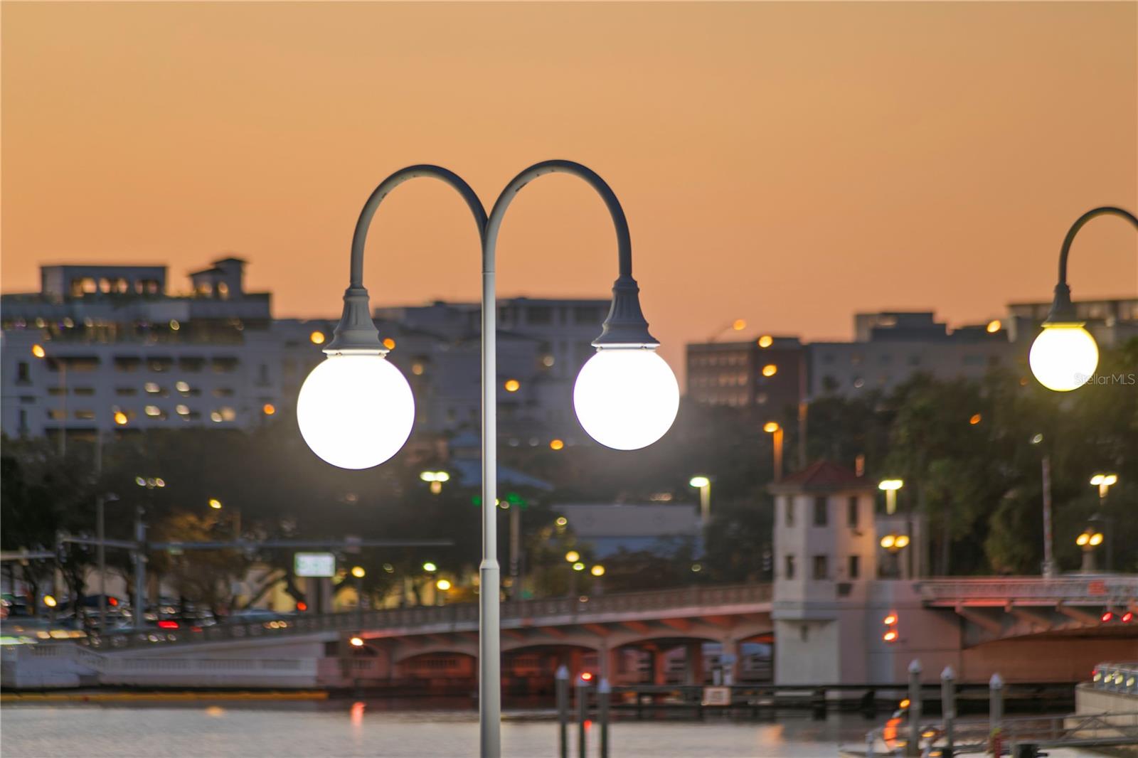 PARKCREST HARBOUR ISLAND CONDO - Residential