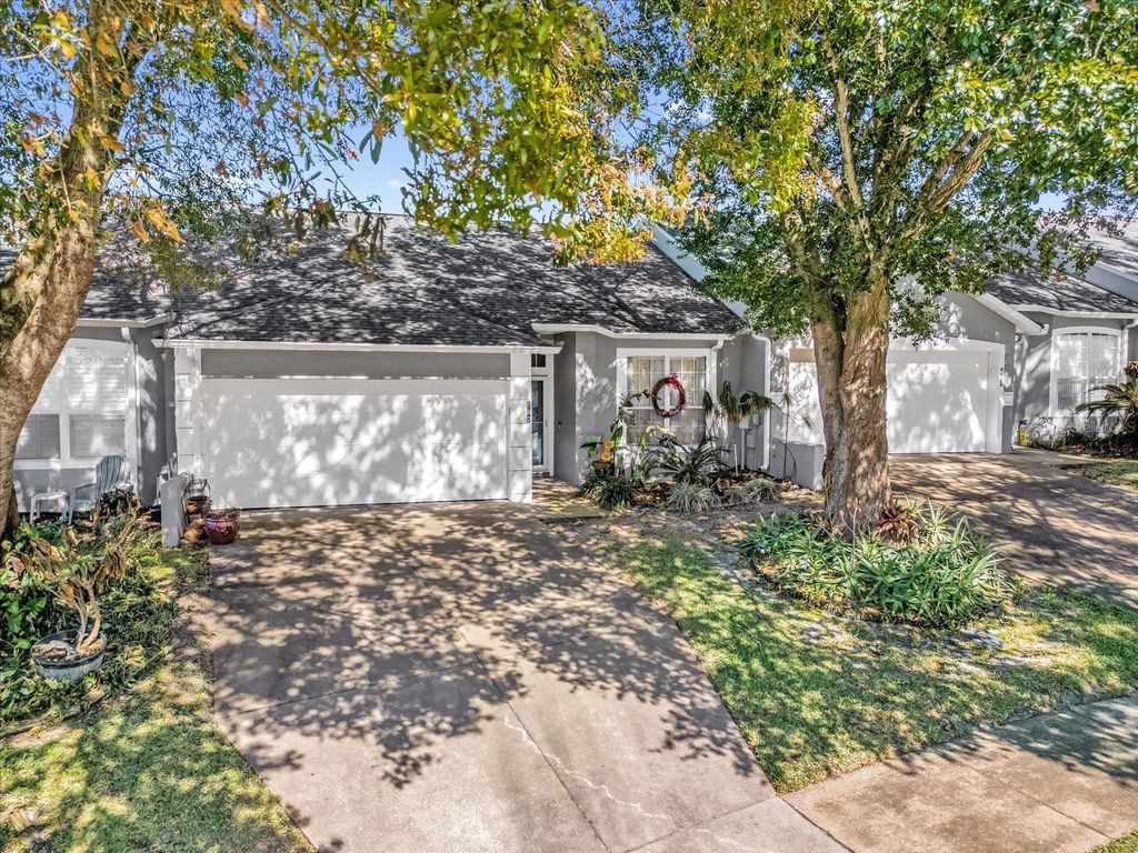 Photo of 682 Lexington Drive, Clermont, FL 34711 (MLS # O6380977)