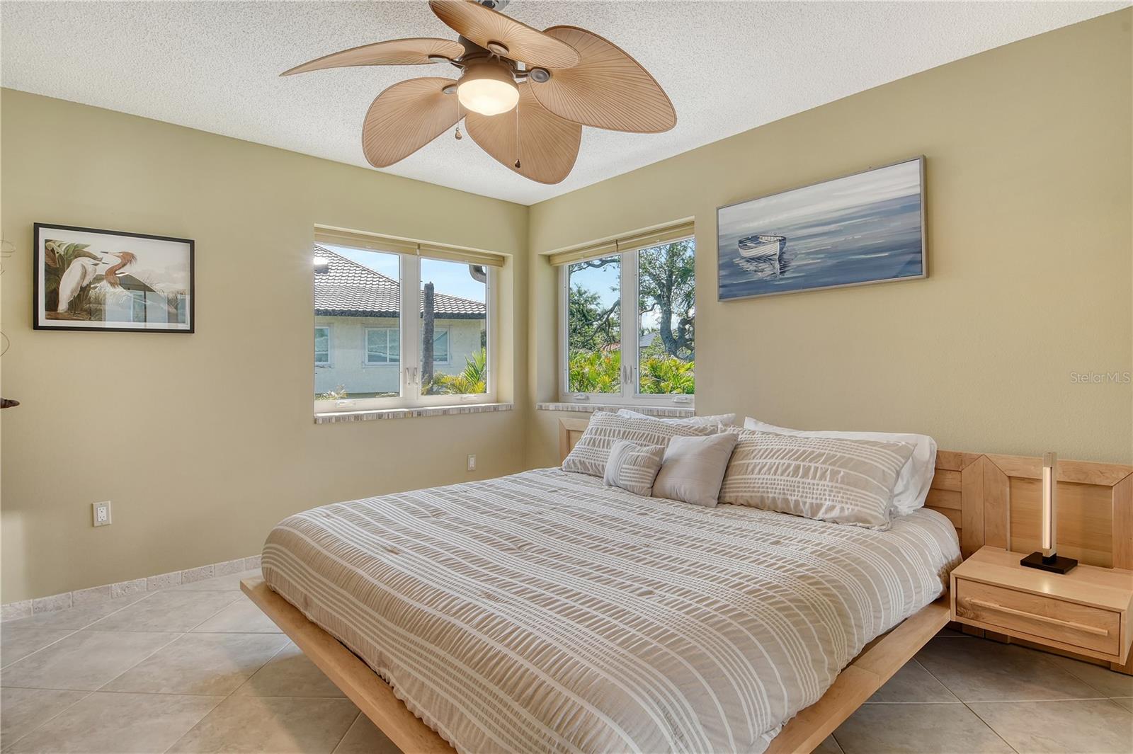 BAY ISLES - Residential