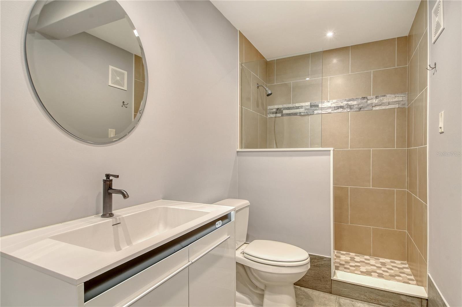 BAY ISLES - Residential