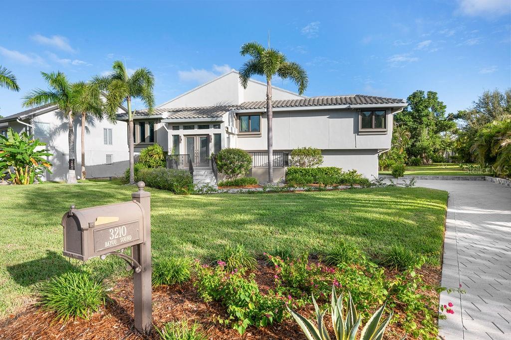 BAY ISLES - Residential