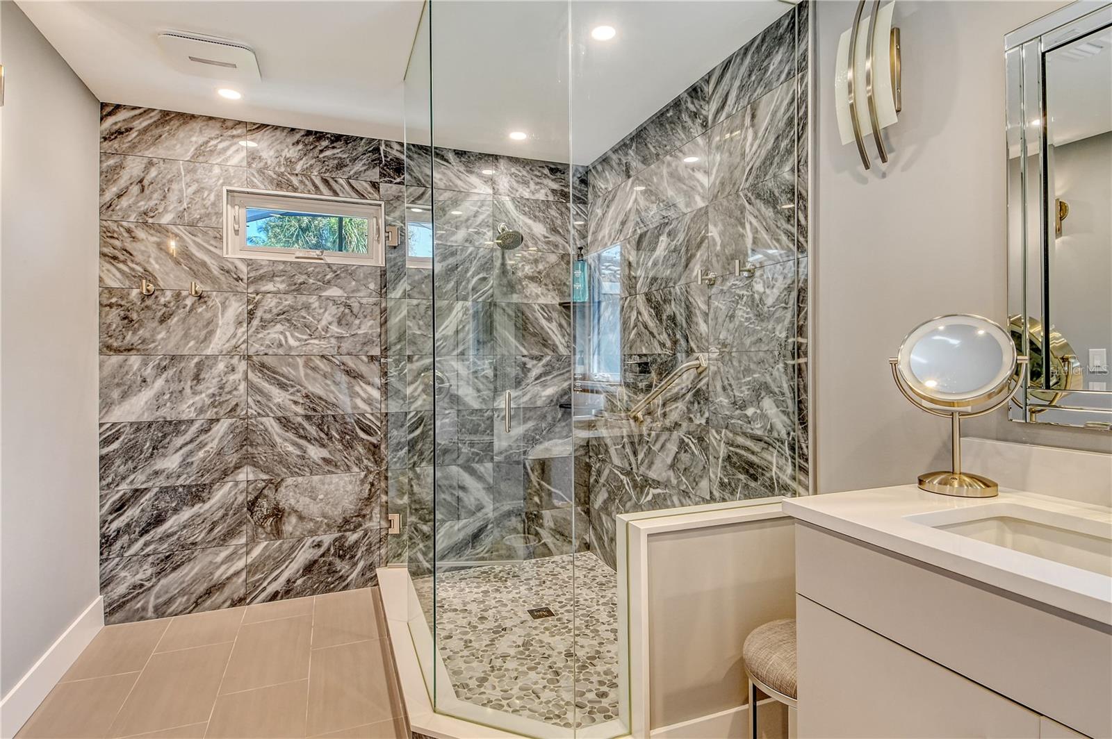 BAY ISLES - Residential