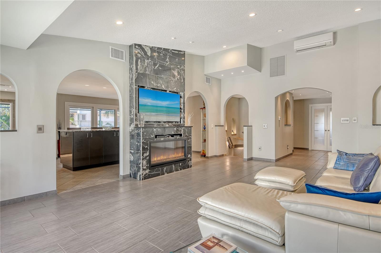 BAY ISLES - Residential