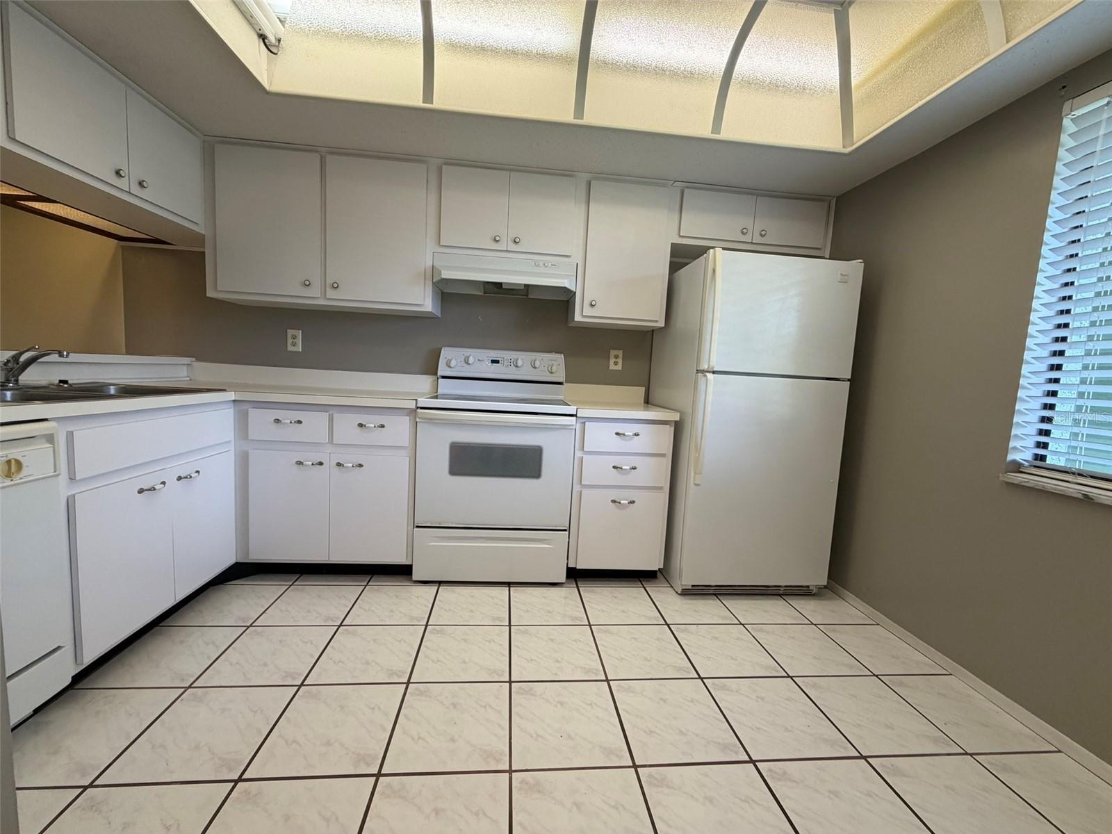 EAST LAKE WOODLANDS CONDO - Residential Lease